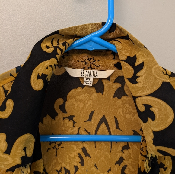 Damask Pattern Sheer Blouse - Picture 6 of 6